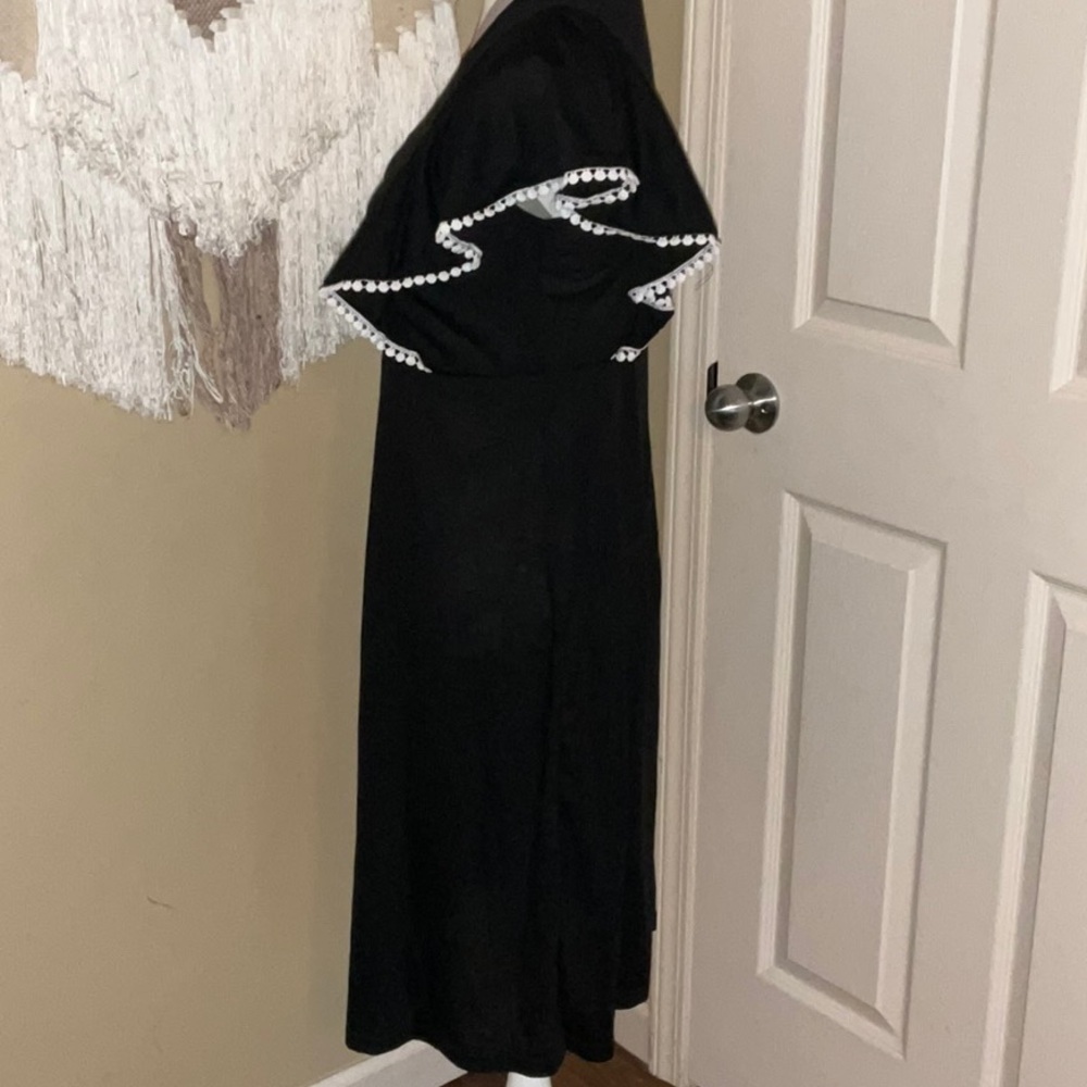Black Dress with Ruffle Sleeve in White Trim by Emery Rose - Size Small - Picture 4 of 9